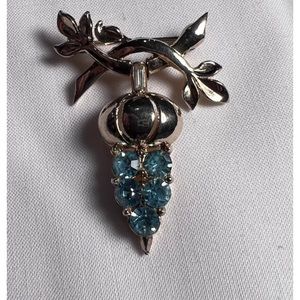 Vintage CORO brooch